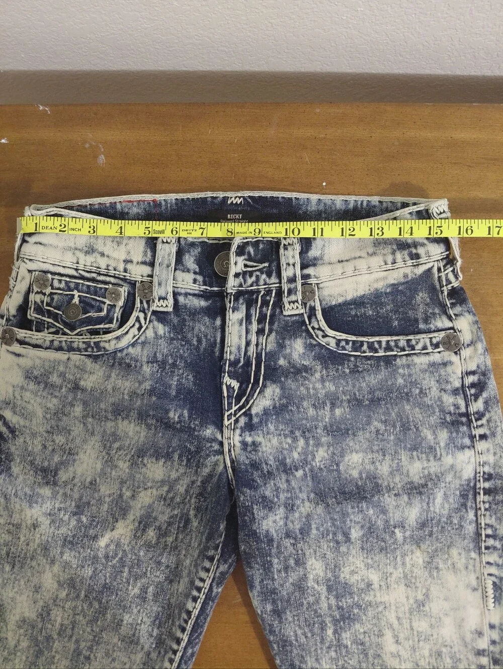 NWOT True Religion Size 28 Ricky Relaxed Straight Super Fray Shorts Flap Pocket